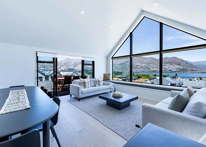 Holiday home Water Lily And Mountain Views Wanaka